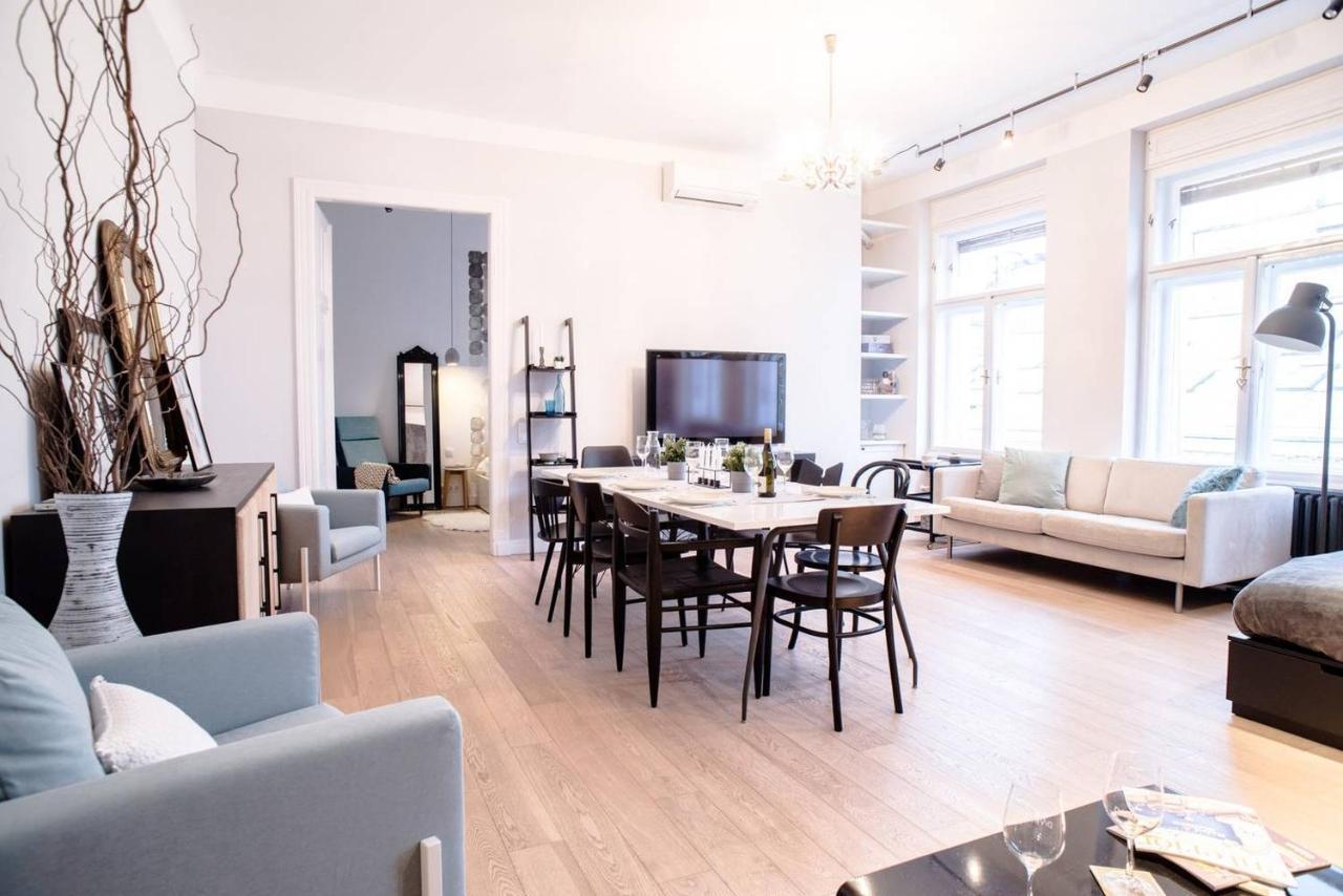 Stunning New Central Home Near Basilica — Photos 1